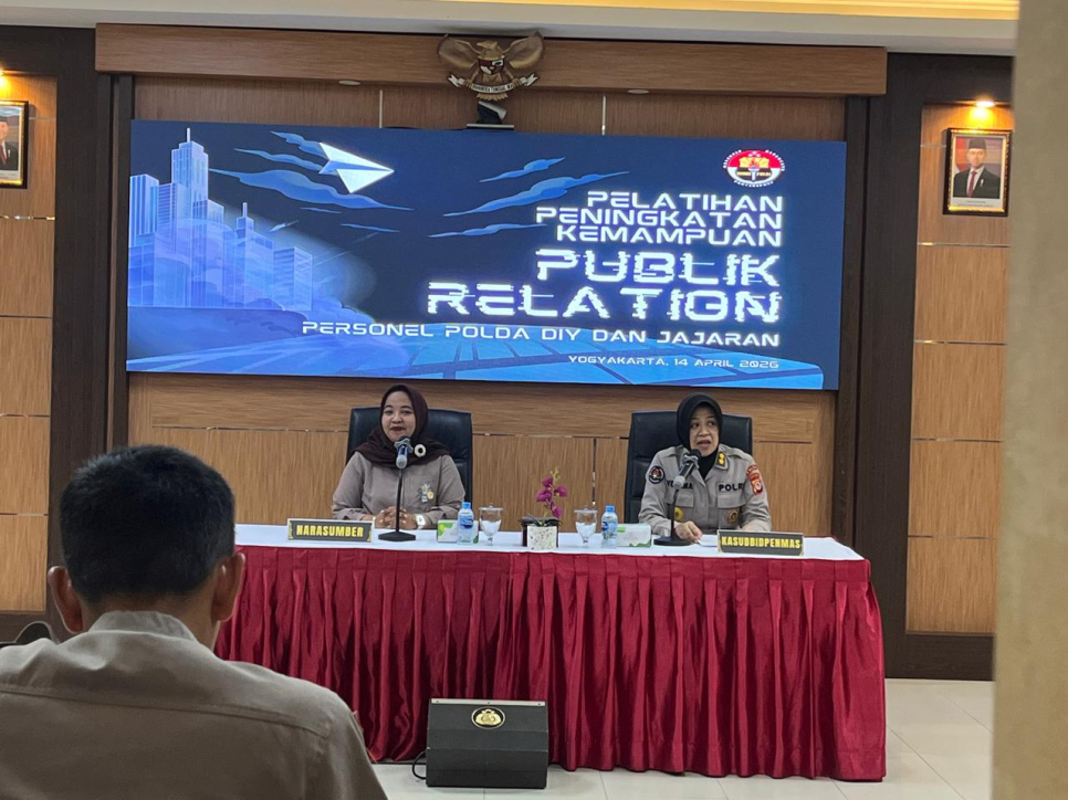 Pelatihan Peningkatan Kemampuan Public Relations Polda DIY