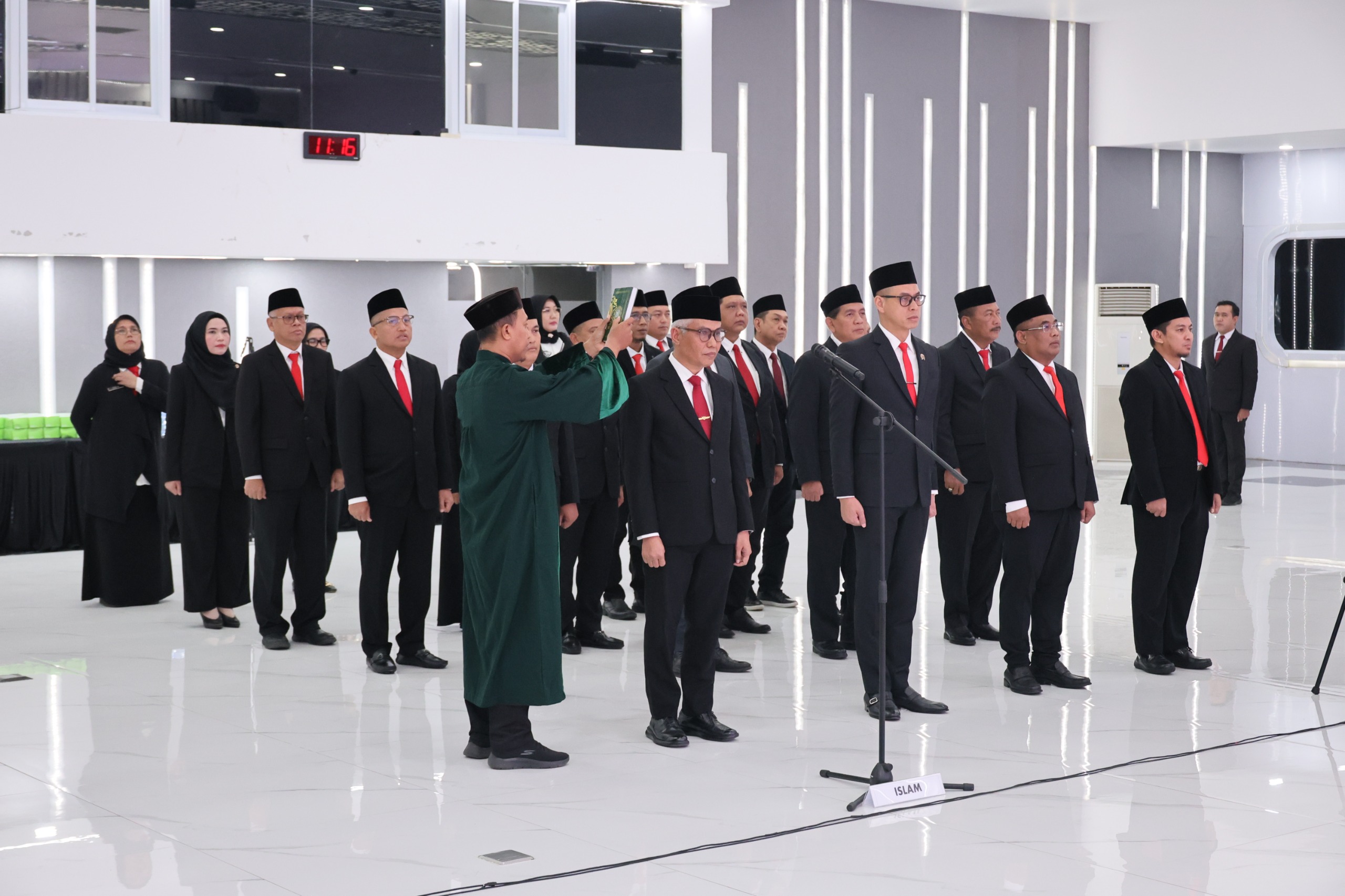 Lantik 130 Pejabat, Menteri ATR/Kepala BPN: Berikan Manfaat dan Pelayanan yang Adil bagi Masyarakat
