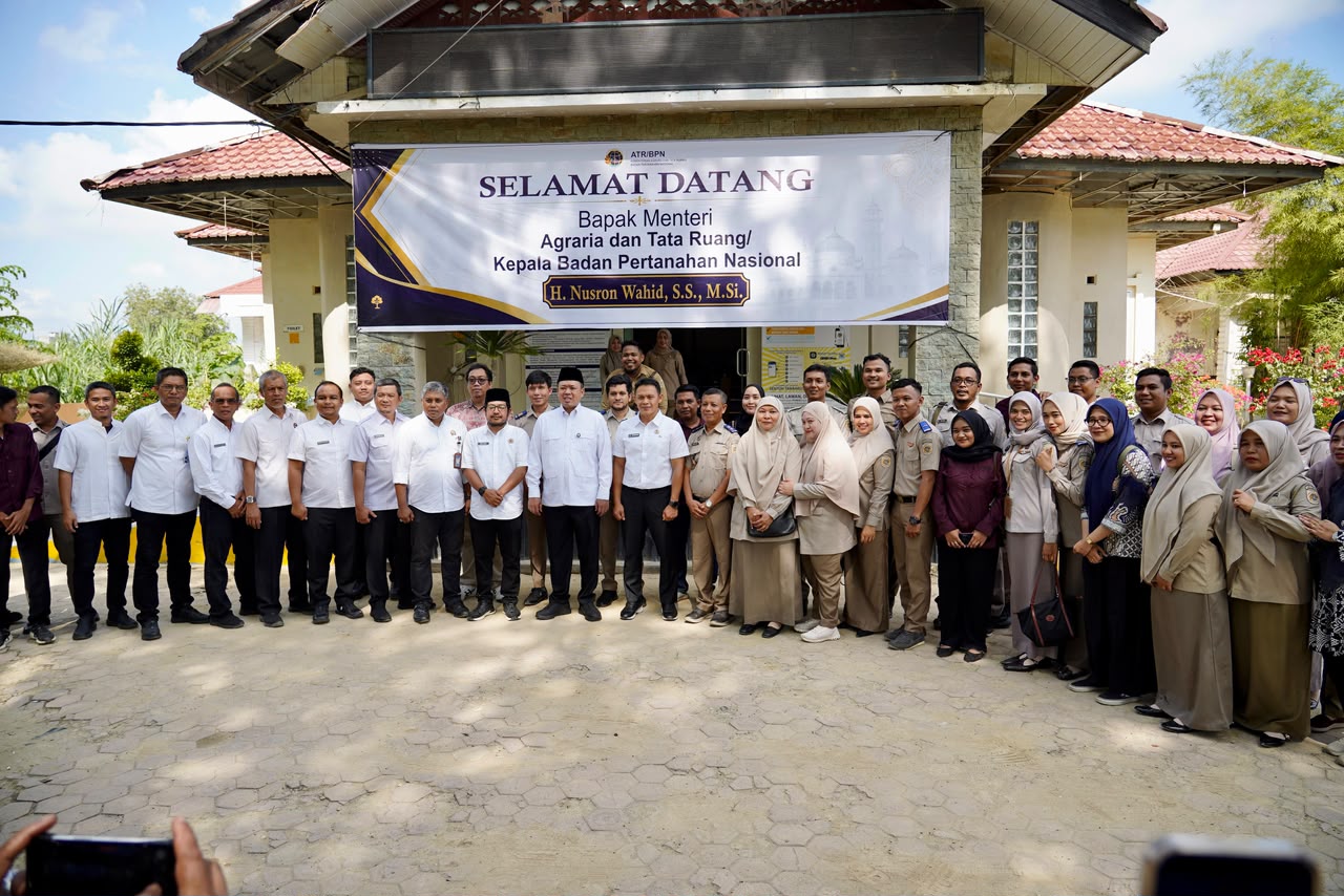 Menteri Nusron Tinjau Kantah Kabupaten Aceh Tamiang Pascabencana Hidrometeorologi Sumatera 2025